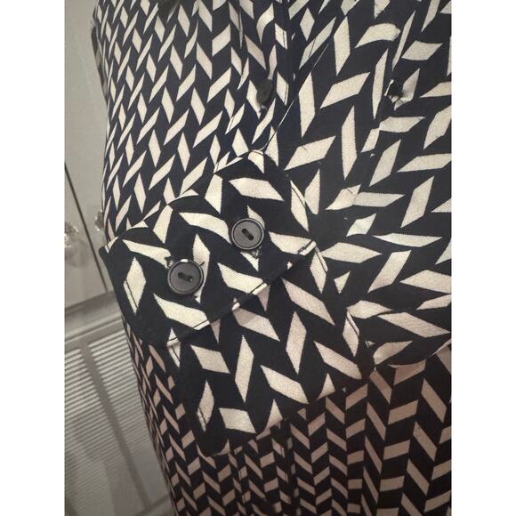 🎉 3 for $21 🎉 Damaged Theory Black & Tan Chevron Button Down Blouse Medium - Picture 7 of 10